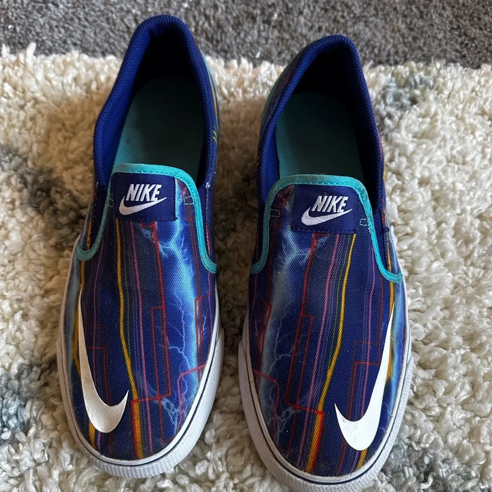 Nike Kids Slip-On Sneakers 6.5Y in Navy with Teal Trim and Multicolor Lightning